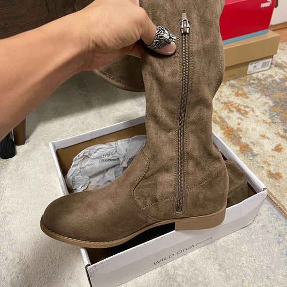 NWT Women’s Size 7 Wild Diva Oksana Over The Knee Drawstring Boot In Taupe Color - Picture 6 of 11